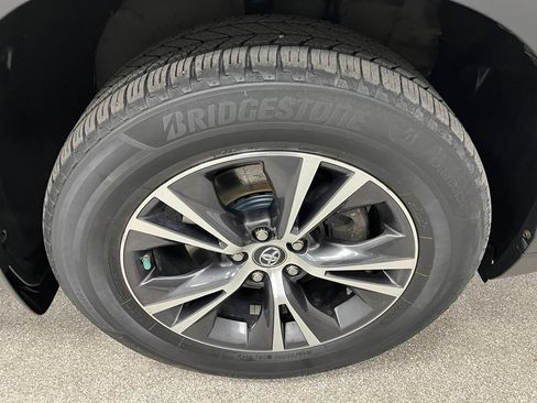 Used 2018 Toyota Highlander Plus w/ Carpet Mat Package (TMS) AWD/4WD image 83