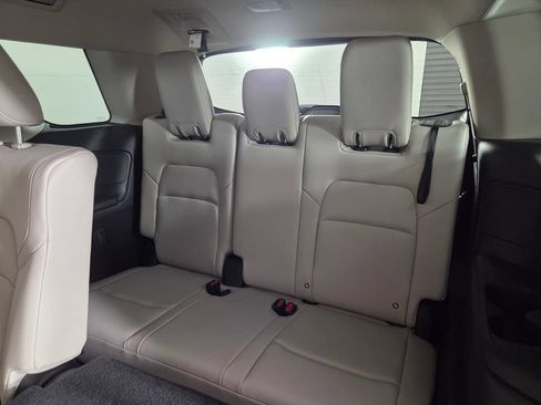 Used 2025 Nissan Pathfinder SL FWD image 25