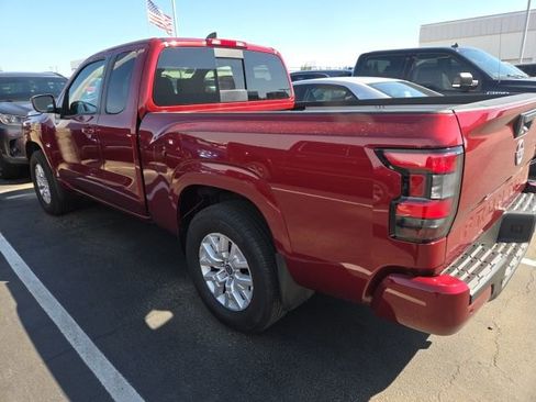 Used 2024 Nissan Frontier SV w/ SV Convenience Package image 2