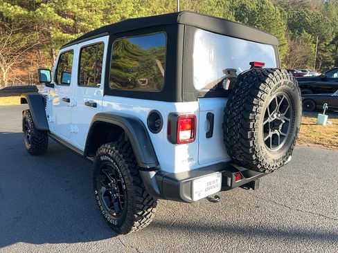 Used 2024 Jeep Wrangler Willys image 7