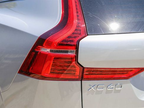 New 2025 Volvo XC60 B5 Ultra w/ Protection Package Premier image 9