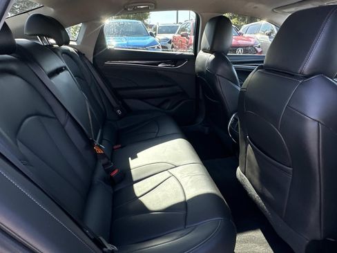 Used 2019 Buick LaCrosse Essence FWD image 10
