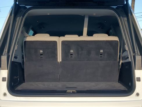 Used 2024 Jeep Wagoneer Series III image 13