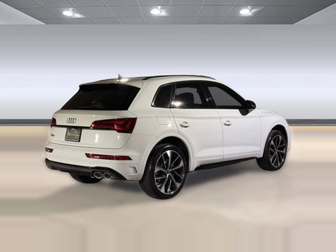 Certified 2024 Audi SQ5 Premium Plus image 9