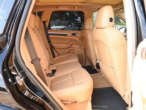 Used 2013 Porsche Cayenne S image 23