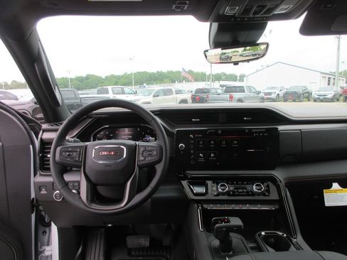 New 2026 GMC Sierra 1500 AT4 w/ AT4 Premium Package AWD/4WD image 17