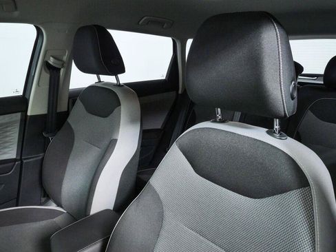 Certified 2023 Volkswagen Taos S FWD image 5
