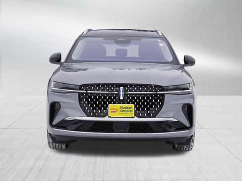 Used 2025 Lincoln Nautilus Reserve image 2