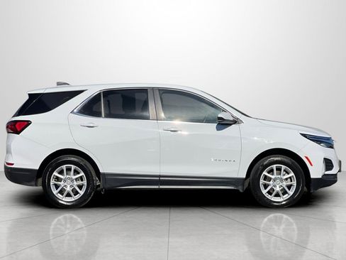 Used 2024 Chevrolet Equinox LT image 3