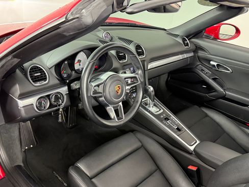 Used 2018 Porsche 718 Boxster S image 4