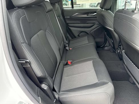 New 2026 Jeep Grand Cherokee Laredo RWD image 9