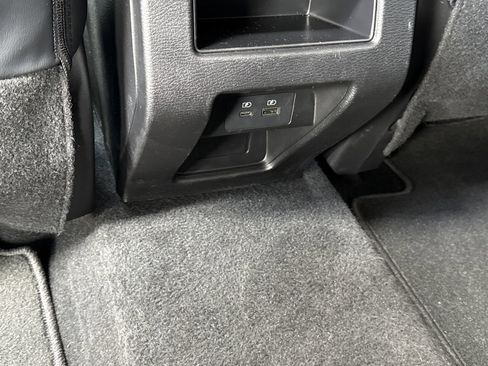 Used 2024 Mitsubishi Outlander SE Black Edition FWD image 13