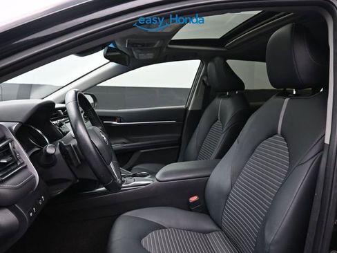 Used 2020 Toyota Camry SE image 14