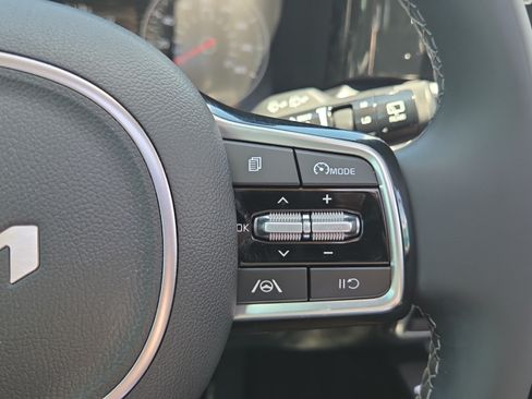 Used 2023 Kia Sorento S w/ Panoramic Sunroof Package FWD image 23