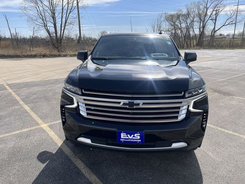 Used 2023 Chevrolet Tahoe High Country w/ Advanced Technology Package AWD/4WD image 2