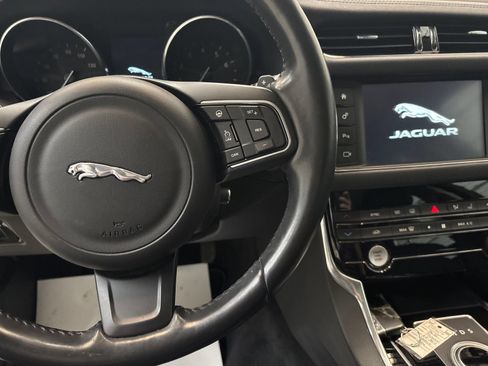 Used 2016 Jaguar XF Prestige AWD/4WD image 16