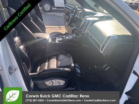 Used 2017 Porsche Cayenne S AWD/4WD image 38