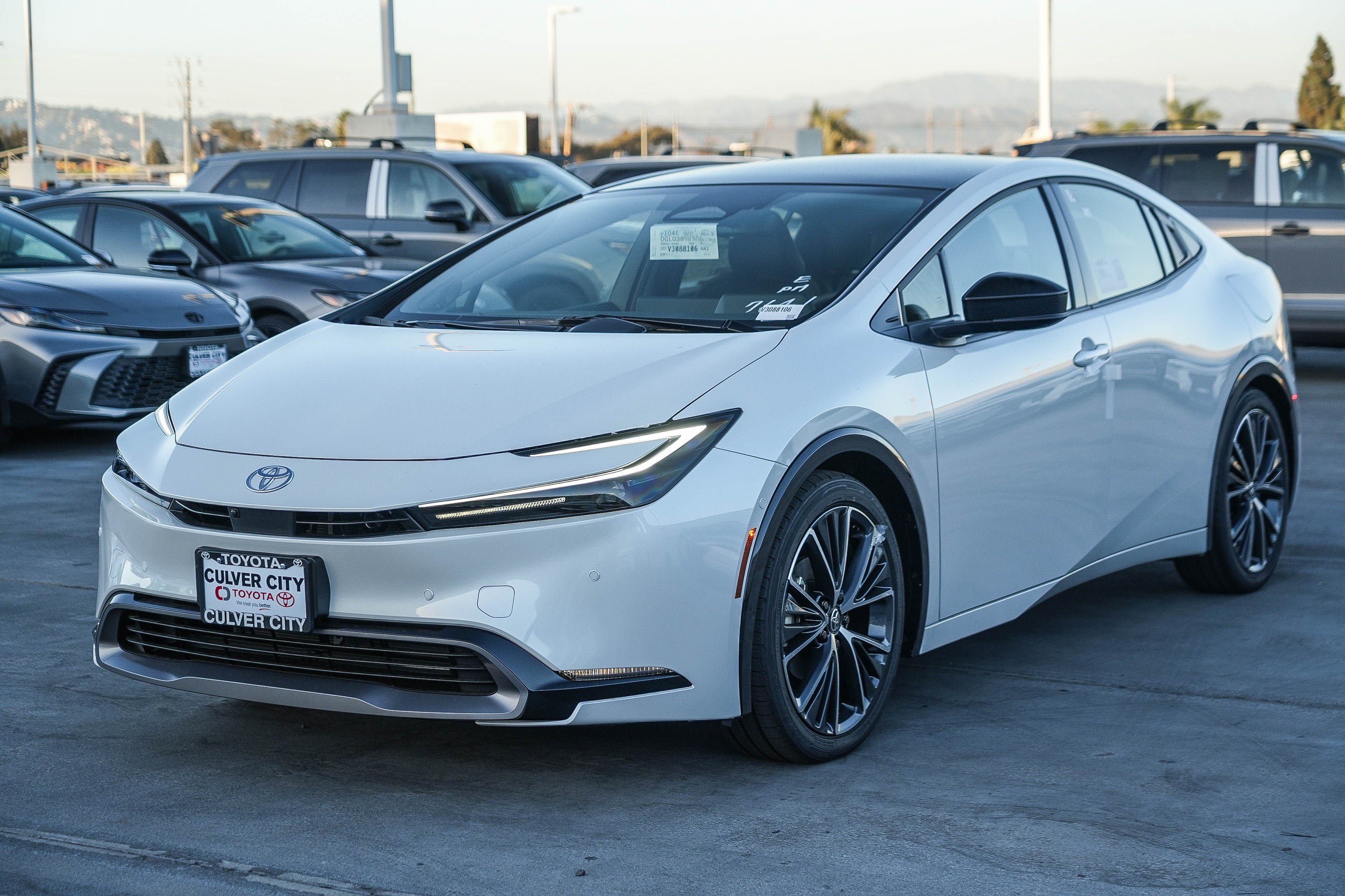 New 2027 Toyota Prius Limited w/ Limited Premium Package FWD image 6