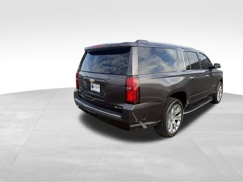 Used 2018 Chevrolet Suburban Premier image 11