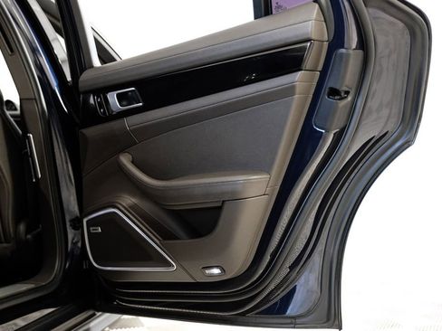 Used 2021 Porsche Panamera image 52