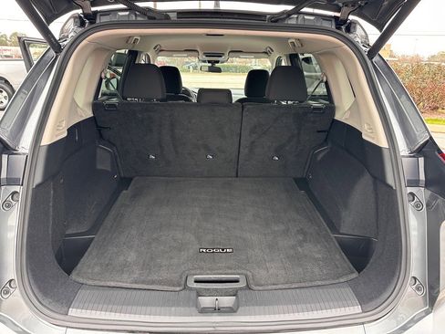 Used 2025 Nissan Rogue SV image 27
