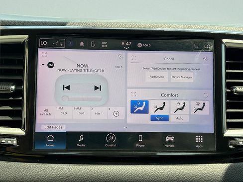 Used 2024 Chrysler Pacifica Touring-L FWD image 22