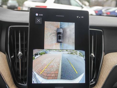 Certified 2026 Volvo XC60 B5 Plus w/ Climate Package image 27