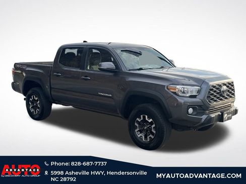 Used 2021 Toyota Tacoma TRD Off-Road w/ Technology Package image 5