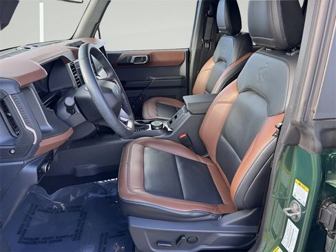 Used 2024 Ford Bronco Outer Banks image 10