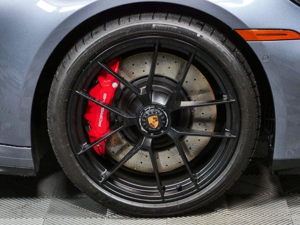 Certified 2026 Porsche 911 Targa 4 GTS AWD/4WD image 38