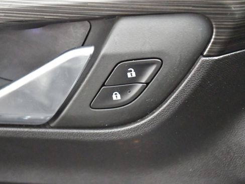 Used 2024 GMC Terrain SLE image 14