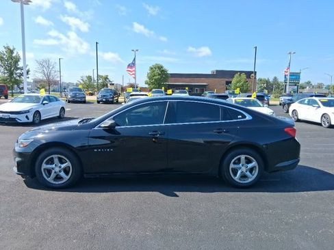 Used 2017 Chevrolet Malibu LS w/ LPO, Convenience Package 1 FWD image 8