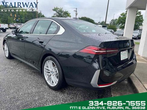 Used 2024 BMW 530i w/ Premium Package image 8