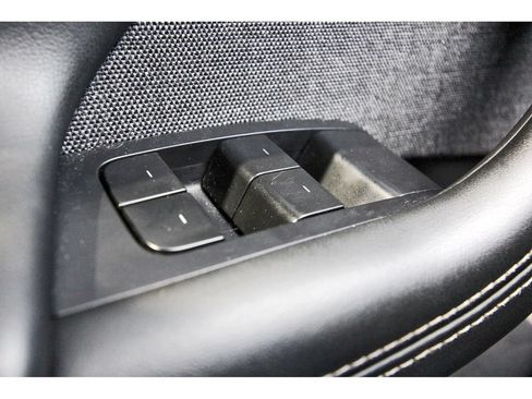 Used 2022 Tesla Model S AWD/4WD image 21