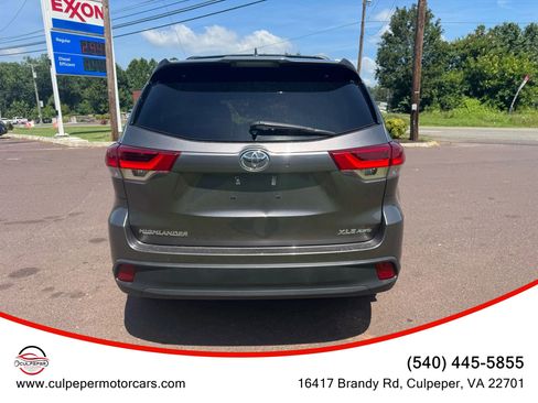Used 2019 Toyota Highlander XLE image 4