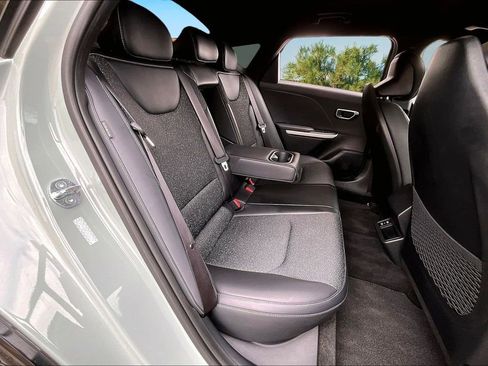 Used 2025 Kia K4 GT-Line image 27