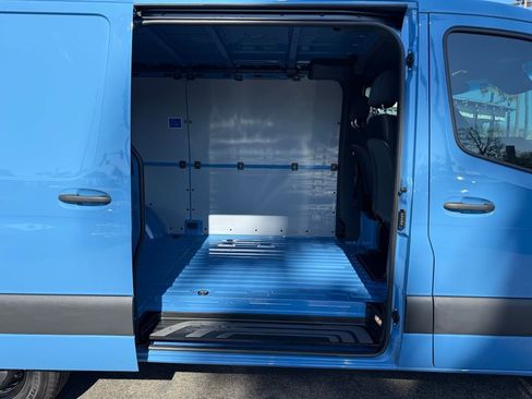 Used 2024 Mercedes-Benz Sprinter 2500 image 19
