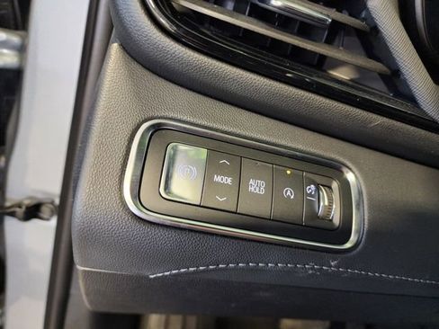 Certified 2025 Buick Enclave Preferred image 27