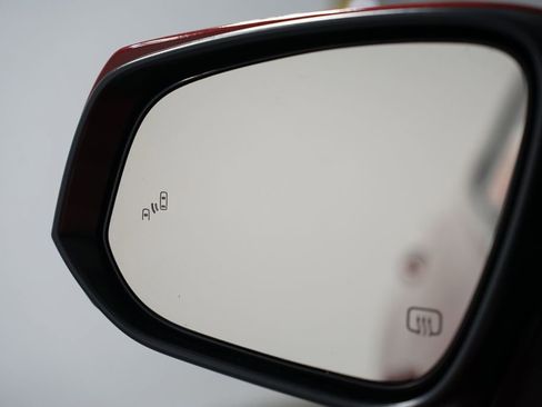 Certified 2023 Toyota Highlander XLE image 26