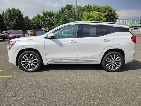 Used 2024 GMC Terrain Denali w/ Denali Premium Package AWD/4WD image 4
