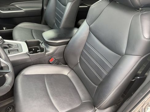Used 2022 Toyota RAV4 XLE Premium FWD image 11