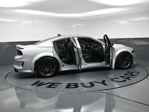 Used 2020 Dodge Charger Scat Pack RWD image 27