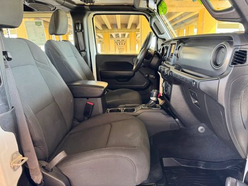Used 2023 Jeep Wrangler Sport AWD/4WD image 22