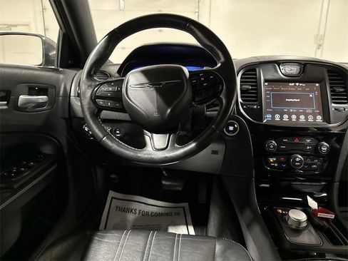 Used 2019 Chrysler 300 S image 11