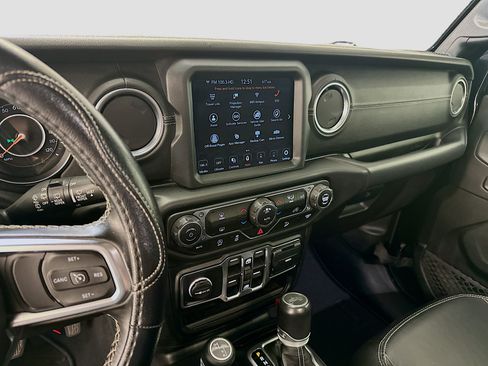 Used 2020 Jeep Wrangler Unlimited Sahara AWD/4WD image 26