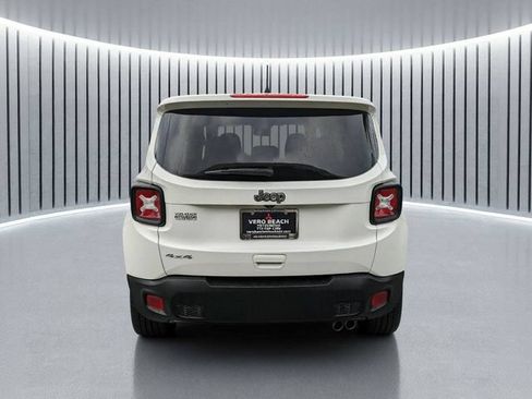 Used 2023 Jeep Renegade Latitude AWD/4WD image 5
