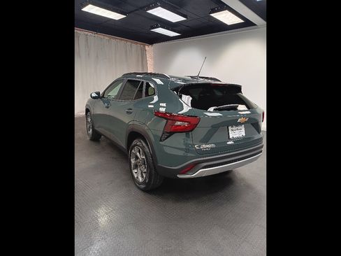 New 2026 Chevrolet Trax LT w/ Sunroof Package image 3