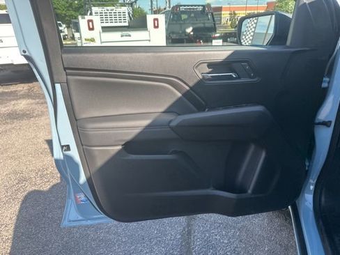 Used 2025 Chevrolet Colorado LT w/ Advanced Trailering Package AWD/4WD image 11