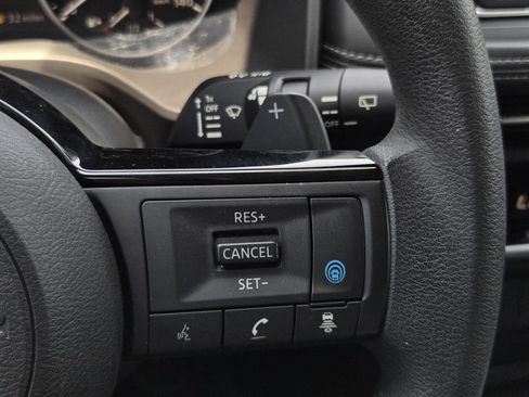 Certified 2023 Nissan Rogue SV FWD image 25