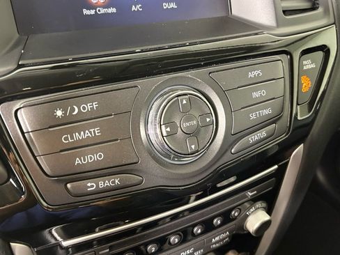 Certified 2017 Nissan Pathfinder SV image 26